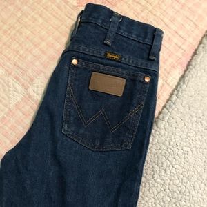 Wrangler cowboy cut, slim fit jeans